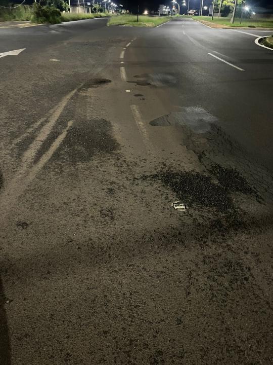 Foto 5 de 7 — Buraco na via provoca acidente e deixa motociclista com ferimentos graves em Araraquara